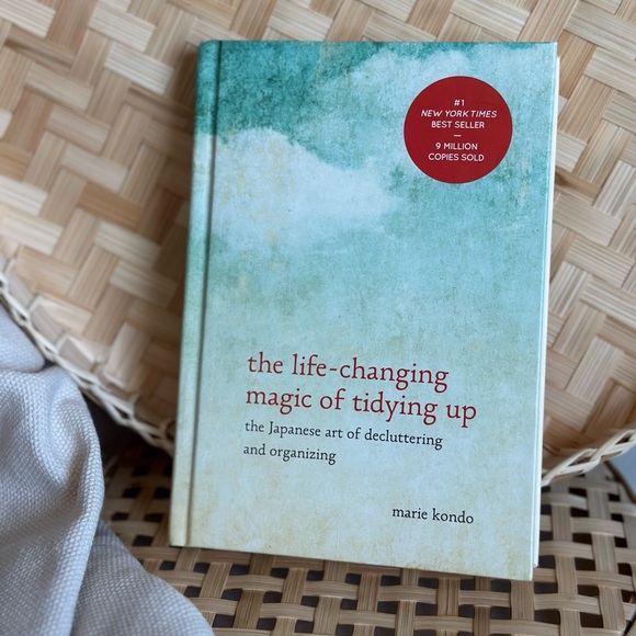 The Life-Changing Magic of Tidying Up by Marie Kondo - Picture 1 of 3